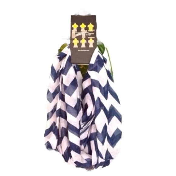 Multi Loop Scarf - Picture 6 of 8